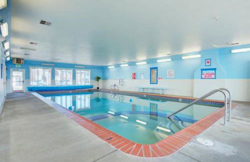 Oceanfront Suite - Top Floor - Sleeps 4 - Pool and Sauna - Foto 44