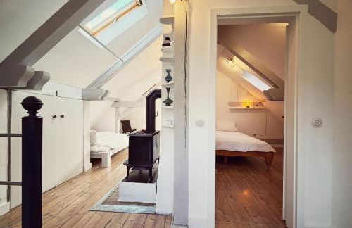 Denkmalgeschütztes Häuschen mit Schwimmteich - Foto 6