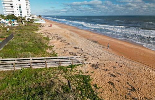 Fabulous ocean and beach views with top complex amenities - Foto 35