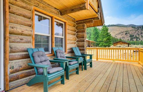 Riverfront Montana Log Cabin with Mountain Views! - Foto 2