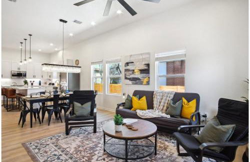 Sleek 4BR3BA Urban Living w Downtown Views - Foto 4