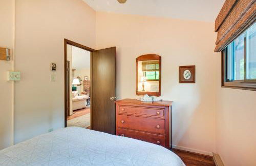 Charming Hedgesville Retreat with Deck and Fireplace! - Foto 18