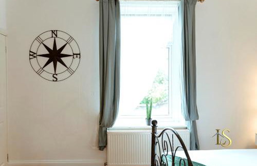 *Luke Stays Oswald Terrace* - Foto 9