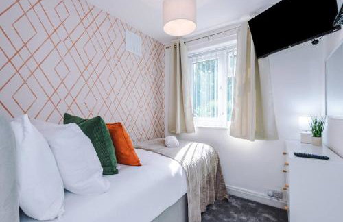 Comfortable & Spacious 3BR House near Coop Live Arena & Etihad Stadium with free Parking - New Management Since Jan '26 - Foto 2