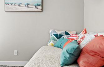 Beautiful New 3 Bedroom Townhouse w/ Private Pool - Foto 27