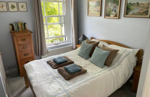 Lovely Charmouth cottage with log fire & garden close to beach - Photo 7