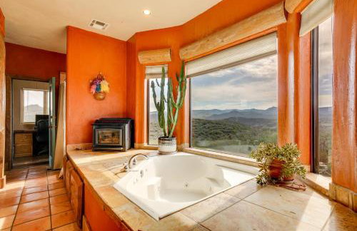 Mtn-View Adobe Home with Large Deck Near Prescott! - Foto 17