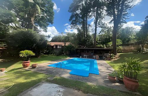 Casa Sítio no Centro da Granja Viana - Foto 1