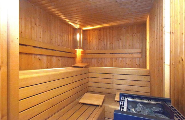 Unique Holiday Home with Pool near Park & Ski Area - Photo 18