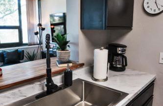 Modern condo closest to the University of SC - Foto 28