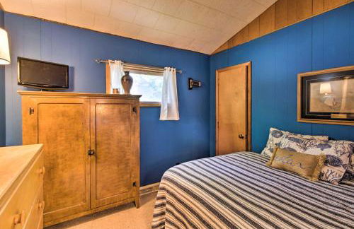 Year-Round Waterfront Getaway Lake Access and Dock! - Foto 18