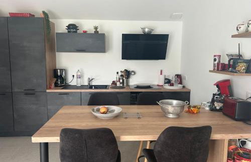 Charmante Maison Rénovée Proche Plage et Forêt avec Jardin - FR-1-652-57 - Foto 3