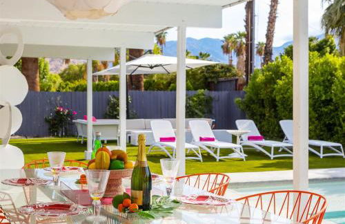 As seen on HGTV Desert Flippers The Pink Door - Foto 6