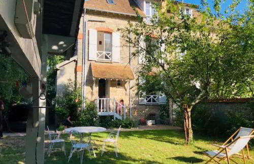 House near forest - Foto 1