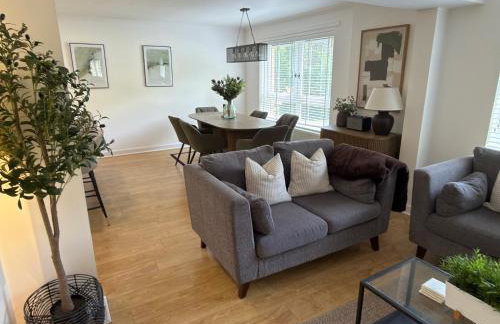 Lux 2 Bedroom Ground Floor Apartment - Photo 3