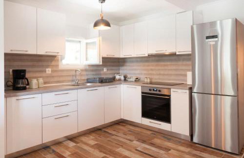 Bill & Eva's precious jewel - Photo 4