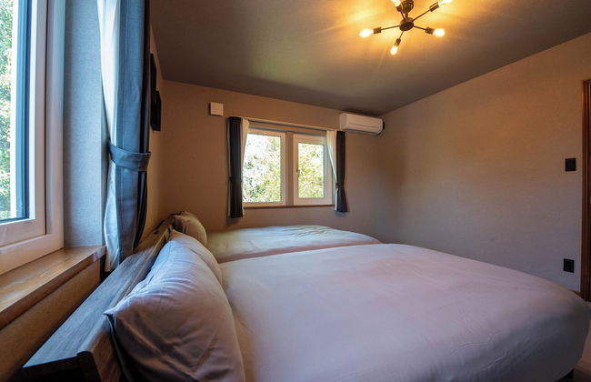 THE CHATEAU - Photo 5