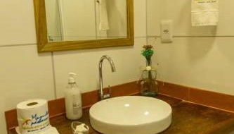 Container Vermelho na beira do rio e a poucos metros do mar com cozinha completo em mogiquiçaba bahia - Foto 4