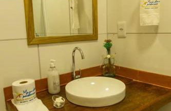 Container Vermelho na beira do rio e a poucos metros do mar com cozinha completo em mogiquiçaba bahia - Foto 4