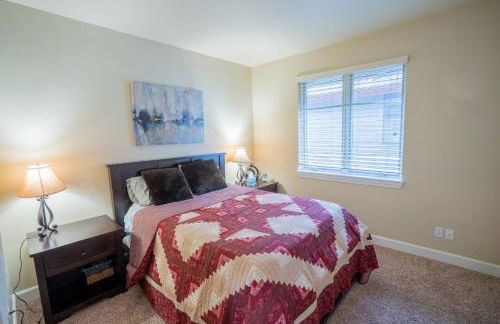 Spacious Eden Getaway w Hot Tub - Foto 9