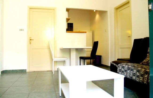 Step Away From The Beach 1-bedroom Apartment Lolov - Photo 7