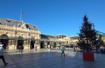 LX191 2P design & coloré face gare - Balcon & clim - Foto 2