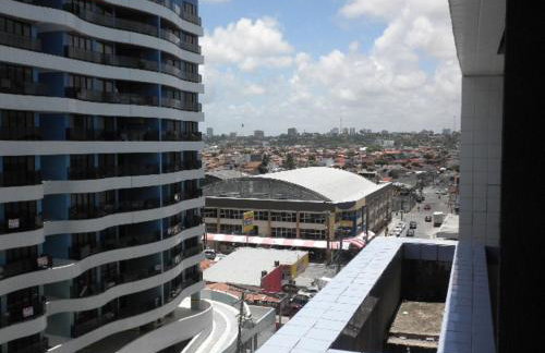 NA BEIRA MAR DE PAJUCARA- EDIF NEO- APARTAMENTO QUARTO E SALA- TEM VARANDA - VISTA LATERAL DO MAR- RUA JULIO PLECH FILHO 60 ESQUINA COM AVENIDA DOUTOR ANTONIO GOUVEIA - CONSUMO ELETRICO É PAGO No CKECK-OUT 1KWH É 1,35 REIAS - Foto 12