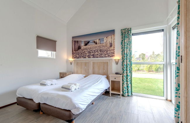 Detached Single Story Holiday Home Near the Sea - Photo 2