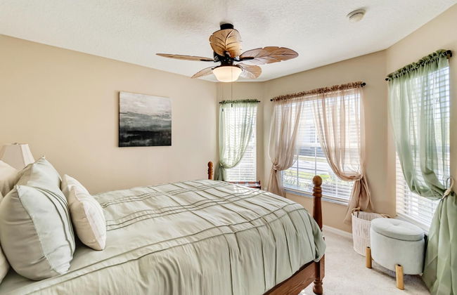 Amazing Vacation Home With Private Pool at Highland Reserve! - Photo 26