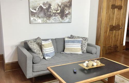 2 bedroom Loft apartment near downtown, Ohio city, Tremont! - Foto 1