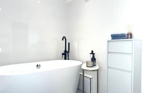 Peak District Getaway Retreat! The most Stunning Garden Views - Firepit - Brand newly refurbished - Perfect for friends & family getaways - Photo 46