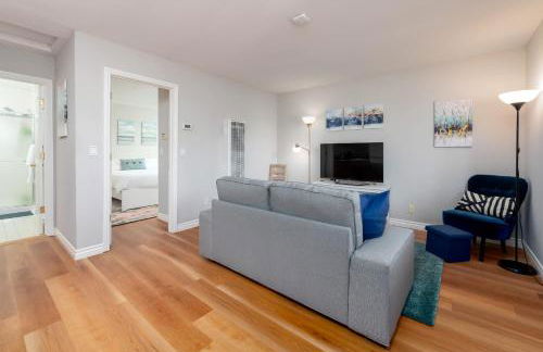 Bright Quiet Comfy 1BR Cottage in Mountain View - Photo 1