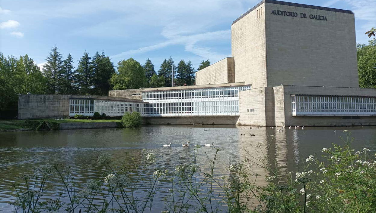 Auditório da Galiza e seu lago