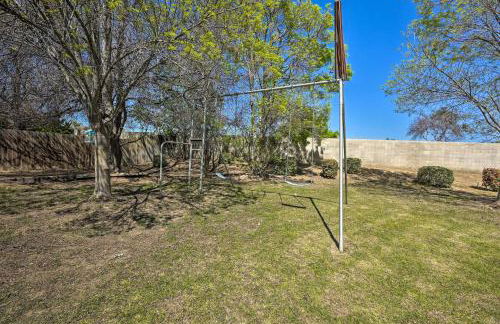 Inviting Bakersfield Home with Spacious Yard! - Photo 15