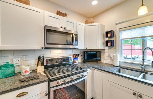 Family-Friendly Glens Falls Home with Sun Porch - Foto 16