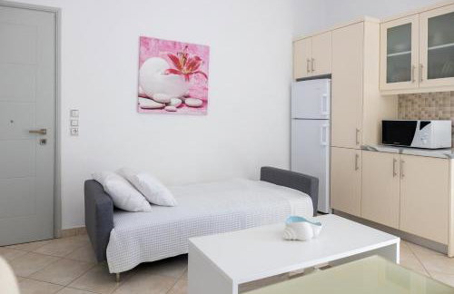 Lydia's East Apartment - Photo 9