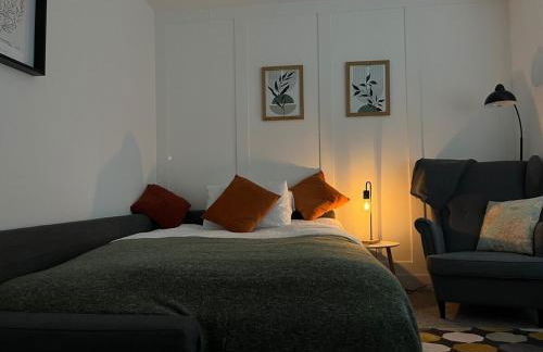 Briants, for Families & Contractors - Free Parking - Photo 38