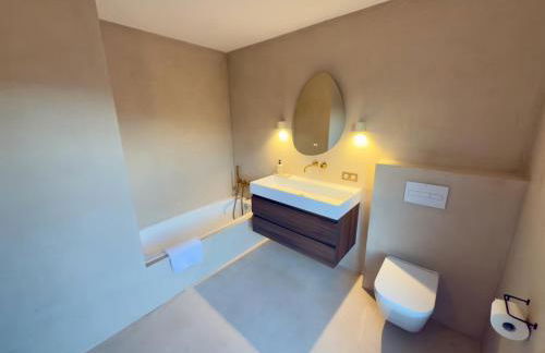 Beautiful Spacious Villa with Mountain View and Private Pool - Foto 42