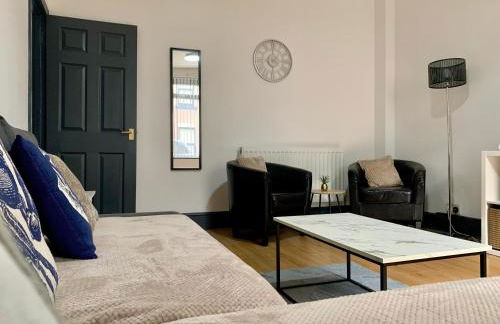 Cheerful - 3 Bed - Serviced Accommodation - In Heart of Northumberland - Sleeps 6 - Foto 33