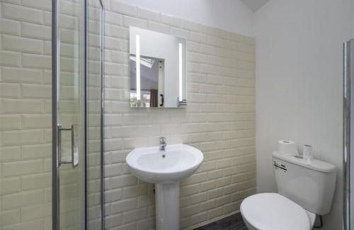 4 Bed in the heart of Hartford - Foto 15