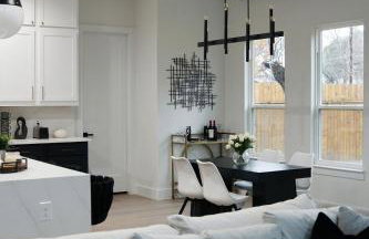 New Luxury 5BR 7BD Home Near Airport, Sleeps 10 plus - Foto 28