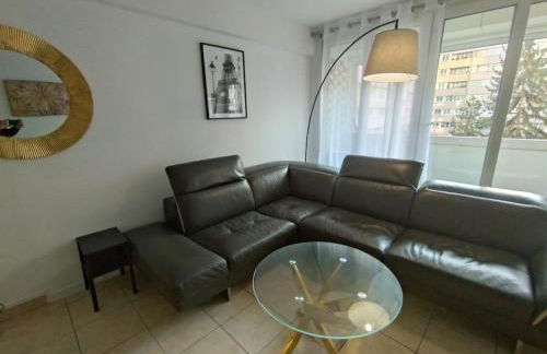5 mn, 450m walk Metro La Defense, 3 bedrooms, Parking - Foto 1