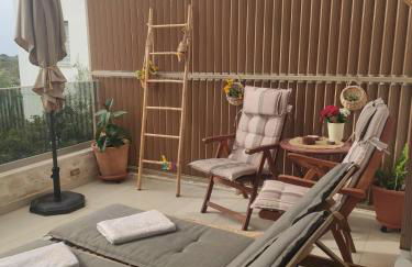 L A Boutique Suites with Private Hot Tub - Photo 2