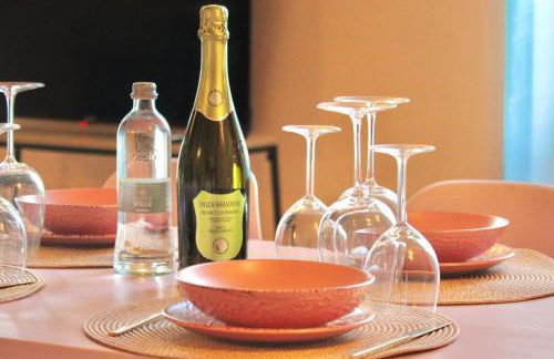 The Painter's Nest with Private Lake Garden - Photo 5