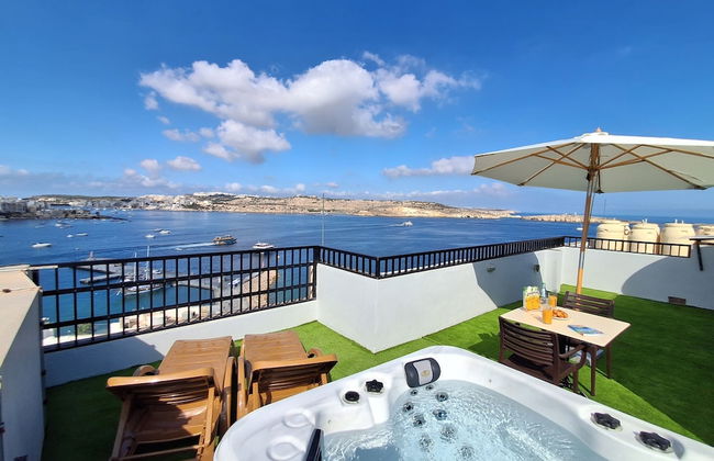 Islet Promenade Studio with Hot Tub and Panoramic Sea Views by GetawaysMalta - Foto 1