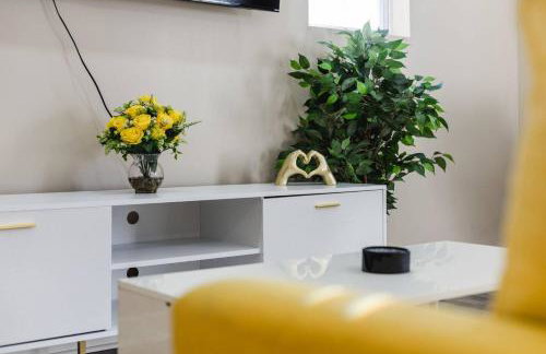 Chic Boho Retreat Near Downtown - Photo 20