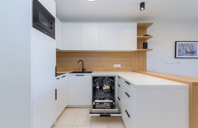 Premium Levant 212 Marina Apartment - Photo 7