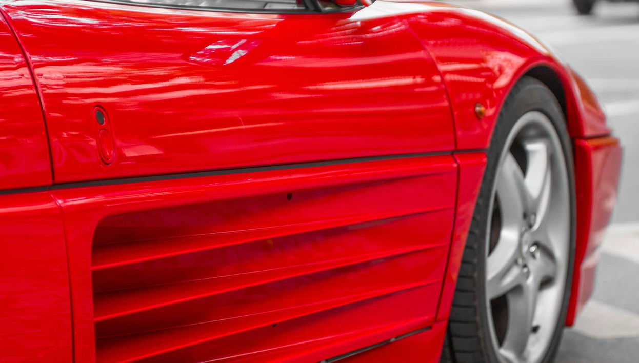 Autobus per i musei della Ferrari