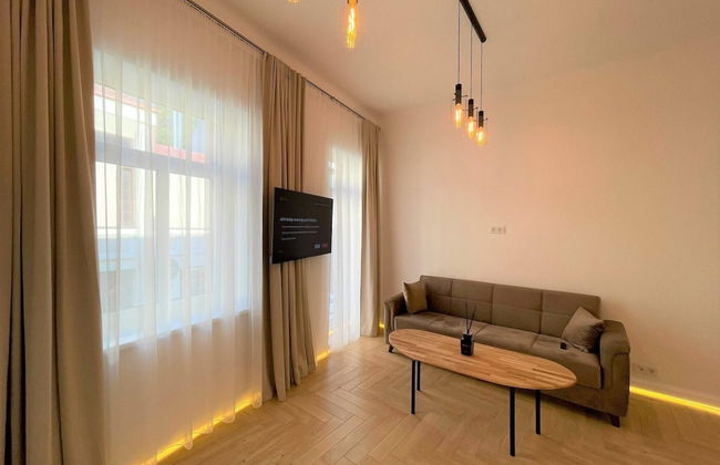 Picturesque Old Town Apartment With Balcony - Photo 1