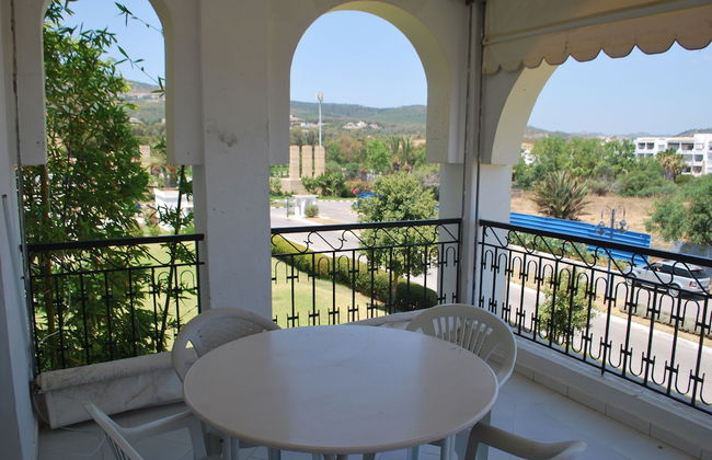 2 Bedroom Terrace Apartment - Photo 4